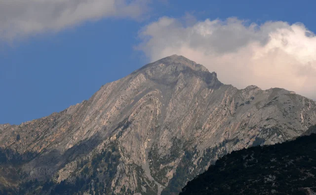Düldül Dağı — kayalık dağ sırtları