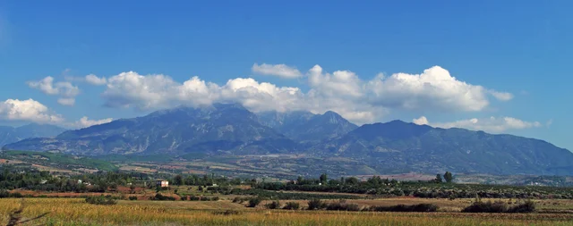 Düldül Dağı — uzak dağ panoraması